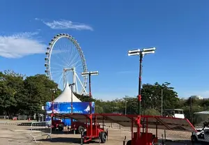 Torre de Iluminação Solar Eco 300 da Revlo em operação