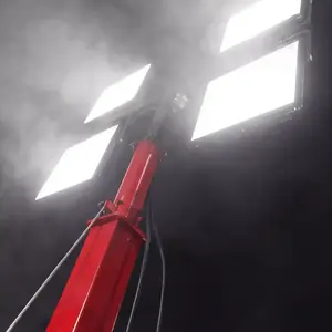 Detalhe dos 4 refletores LED de 1.000 W da Torre RV 4000